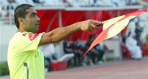 الحكم الإماراتي صالح المرزوقي يعلن اعتزاله التحكيم